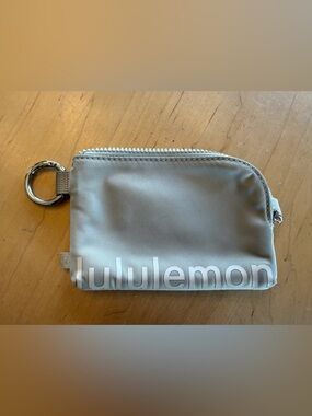lululemon Clippable card pouch - Raw Linen - EUC